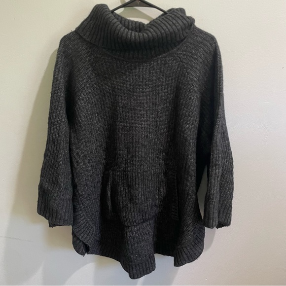 UGG Sweaters - UGG Women's Raelynn Sweater Poncho Size XL Cozy Warm Kangaroo Pocket Knit